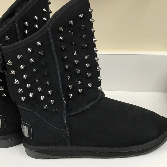 New Australia Luxe Suede Sheepskin Studded Spike Ugg Short Booties